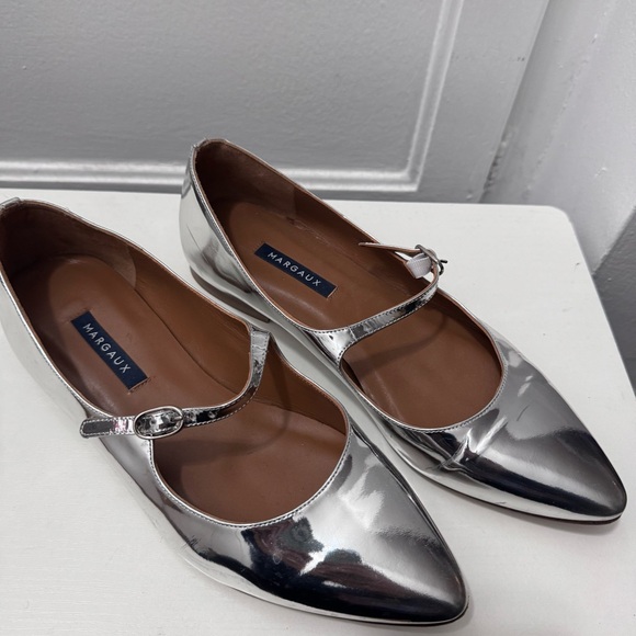 Margaux Silver Flats - Picture 3 of 11